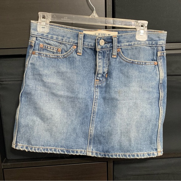 GAP denim mini size 2, high waisted, no stretch - Picture 1 of 3